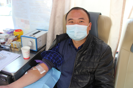 血液是生命的禮物——中國聯(lián)通安康市分公司、安康大數(shù)據(jù)運(yùn)營有限公司聯(lián)合開展冬季應(yīng)急獻(xiàn)血活動(dòng)