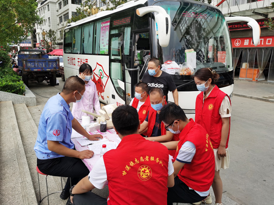 健康向上 熱心公益——旬陽縣甘溪鎮(zhèn)積極組織無償獻(xiàn)血活動(dòng)